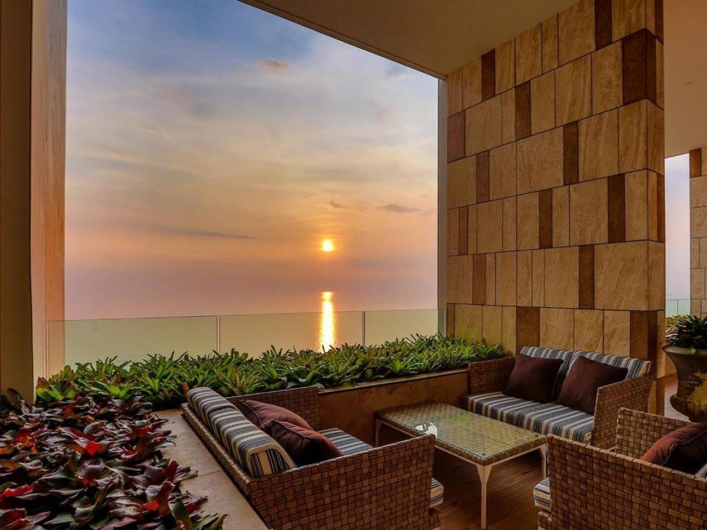 The Riviera Jomtien Studio Sea View High Floor Lägenhet Exteriör bild